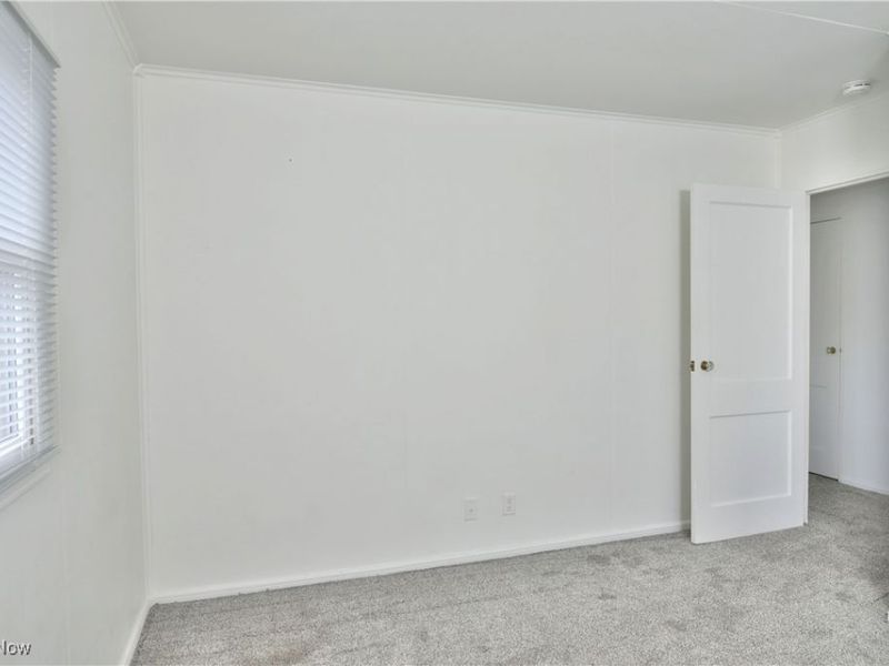 978 Hollywood Street NE, Warren, OH 44483 Photo 24