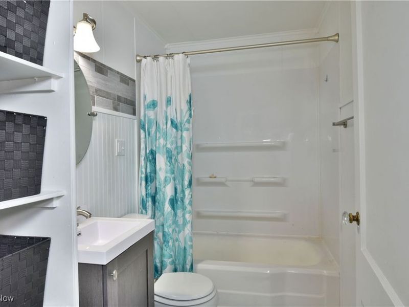 978 Hollywood Street NE, Warren, OH 44483 Photo 25