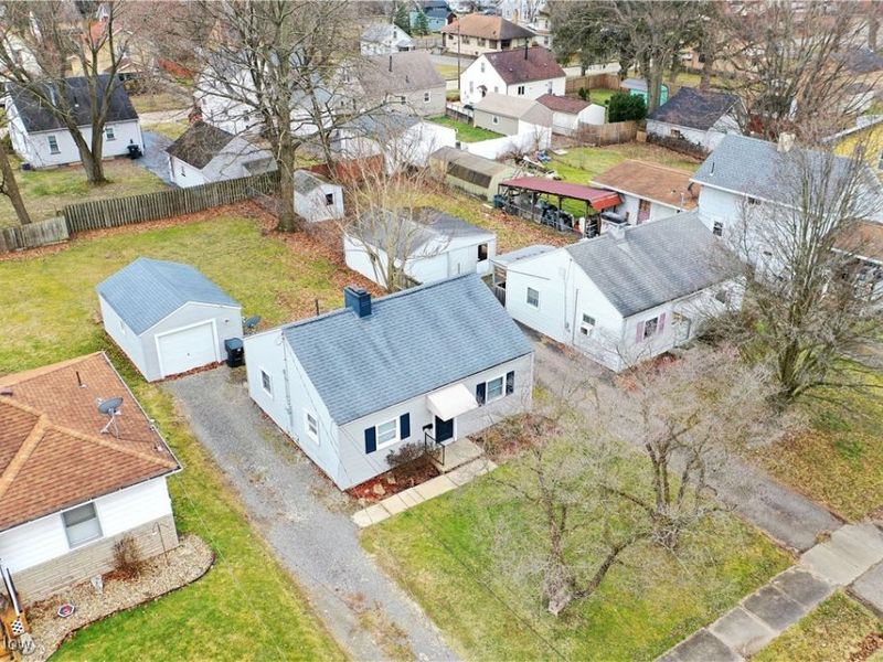 978 Hollywood Street NE, Warren, OH 44483 Photo 3