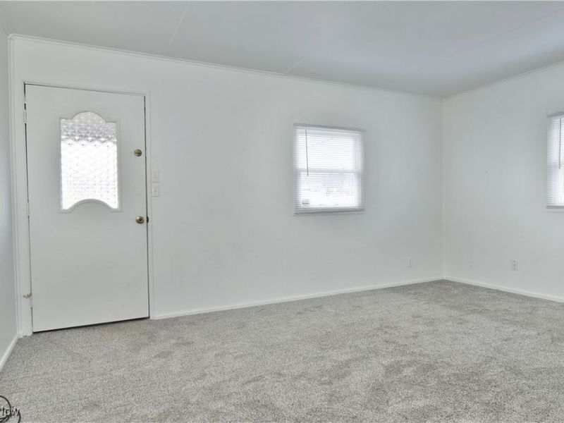 978 Hollywood Street NE, Warren, OH 44483 Photo 6