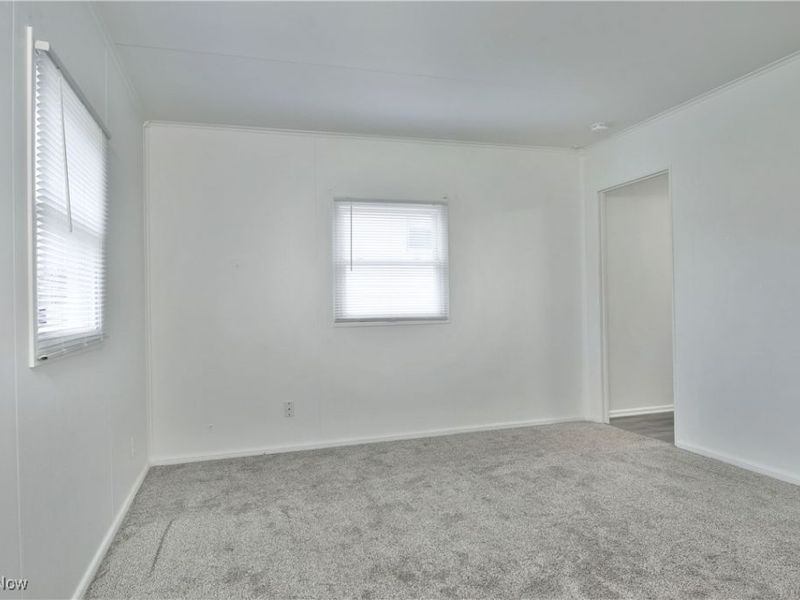 978 Hollywood Street NE, Warren, OH 44483 Photo 8