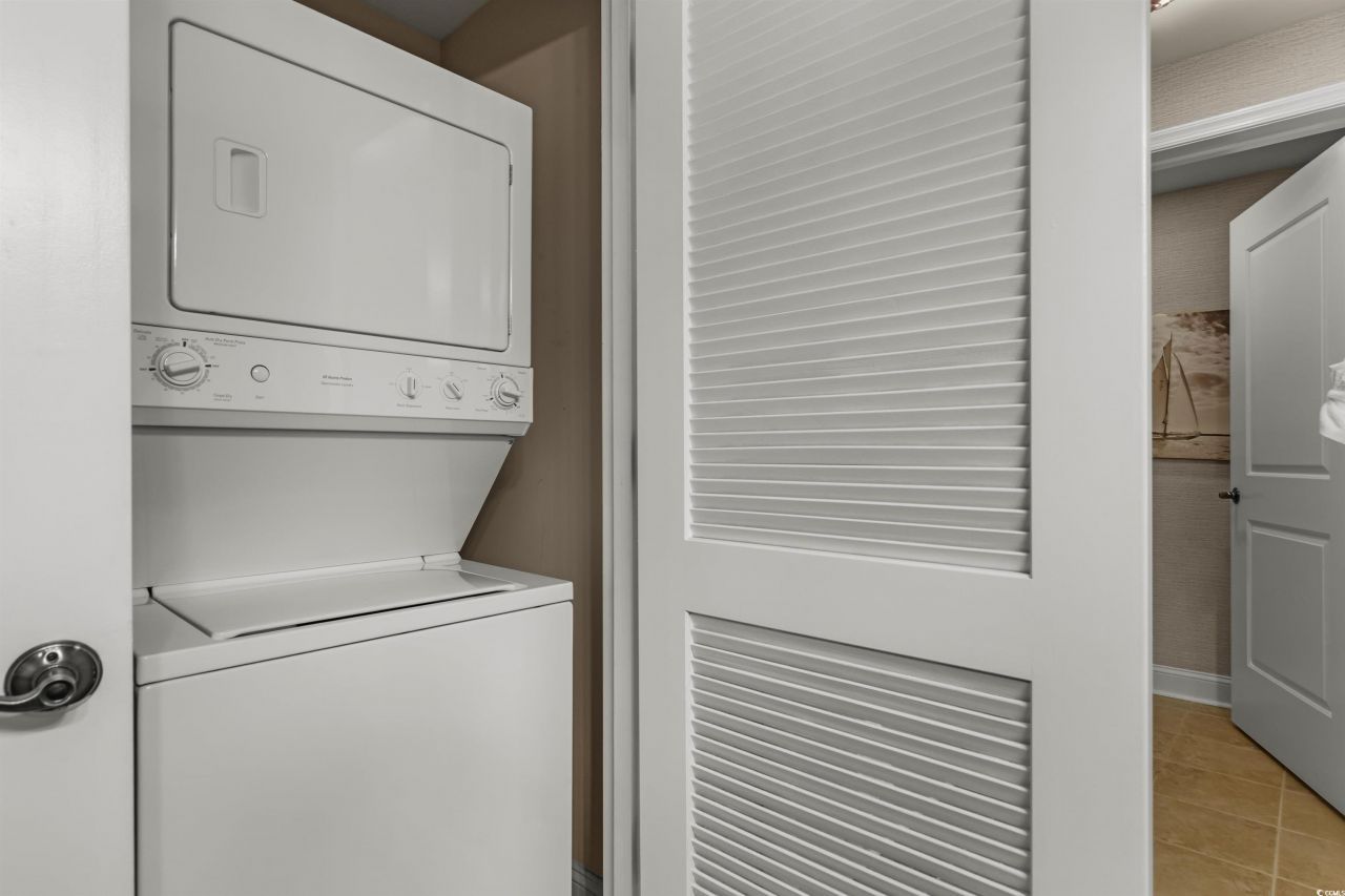 8121 Amalfi Pl. Photo 18