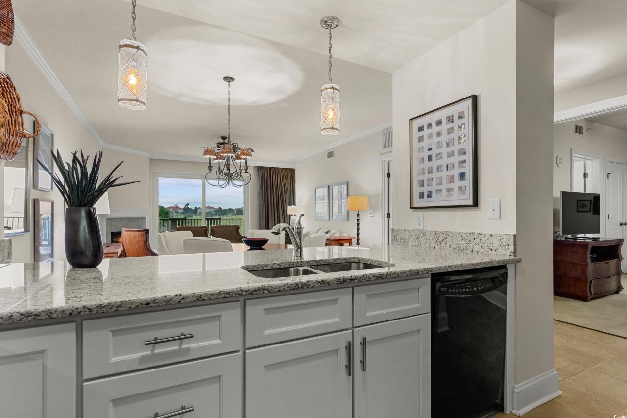 8121 Amalfi Pl. Photo 5