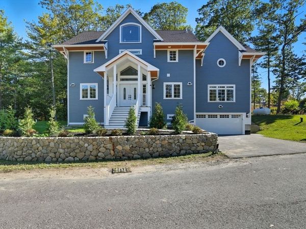 9 Lovis Ave, Wakefield, MA 01880