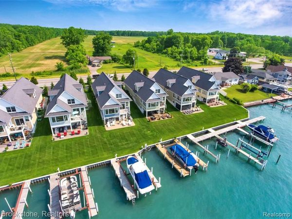 10049 Dixie Highway, Ira Twp, MI 48023