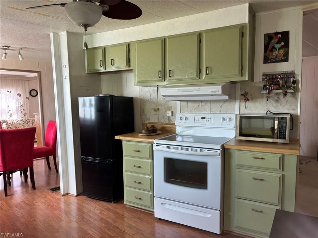 775 Knotty Pine Cir, North Fort Myers, FL 33917 Photo