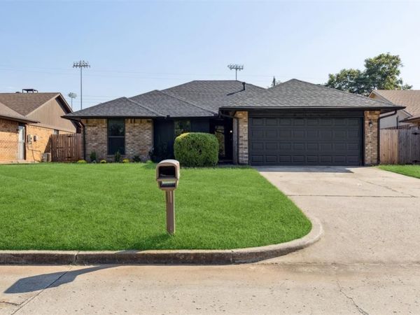 9832 Crest Drive, Midwest City, OK 73130
