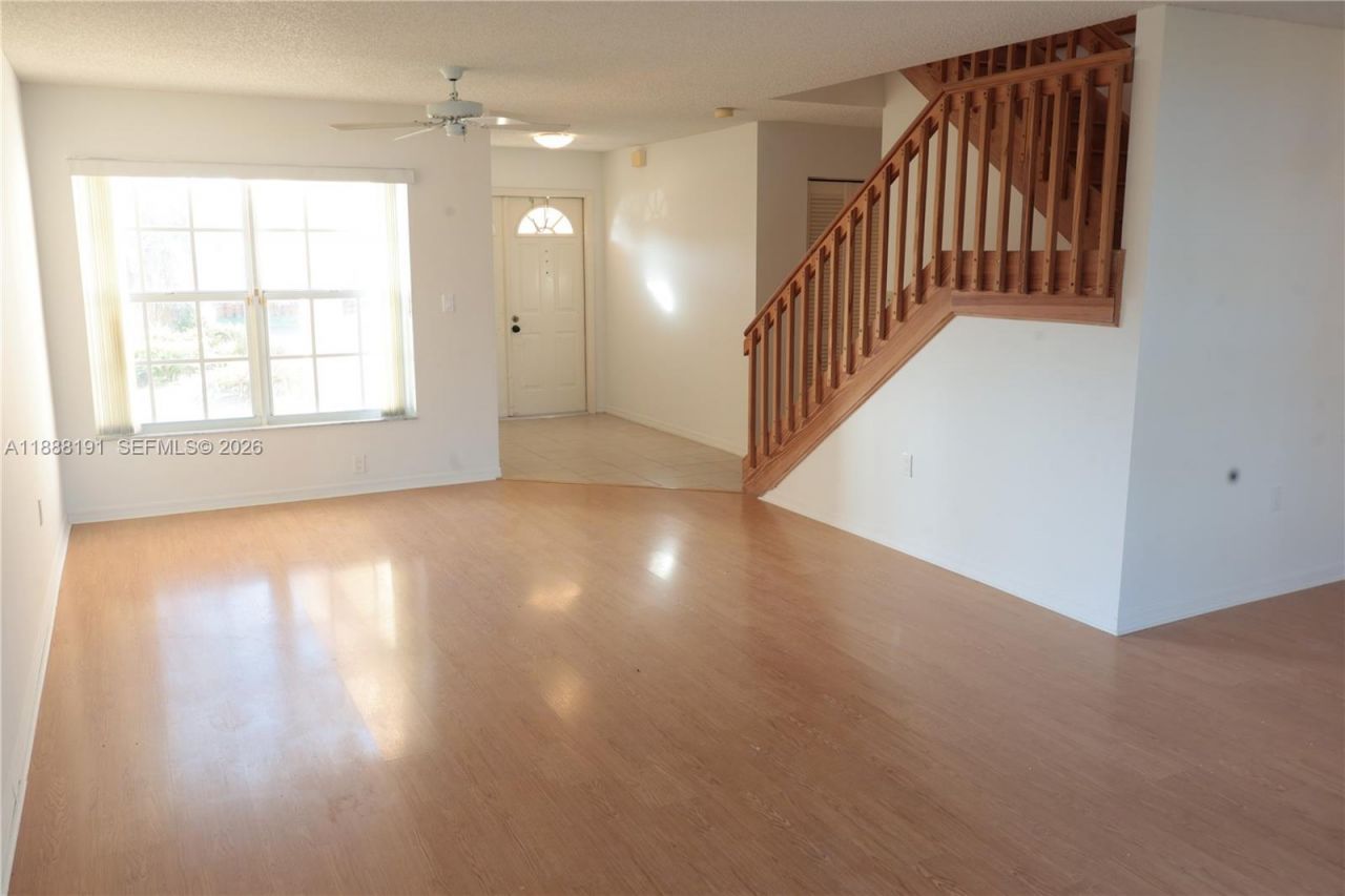 10889 SW 149th Pl, Miami, FL 33196 Photo