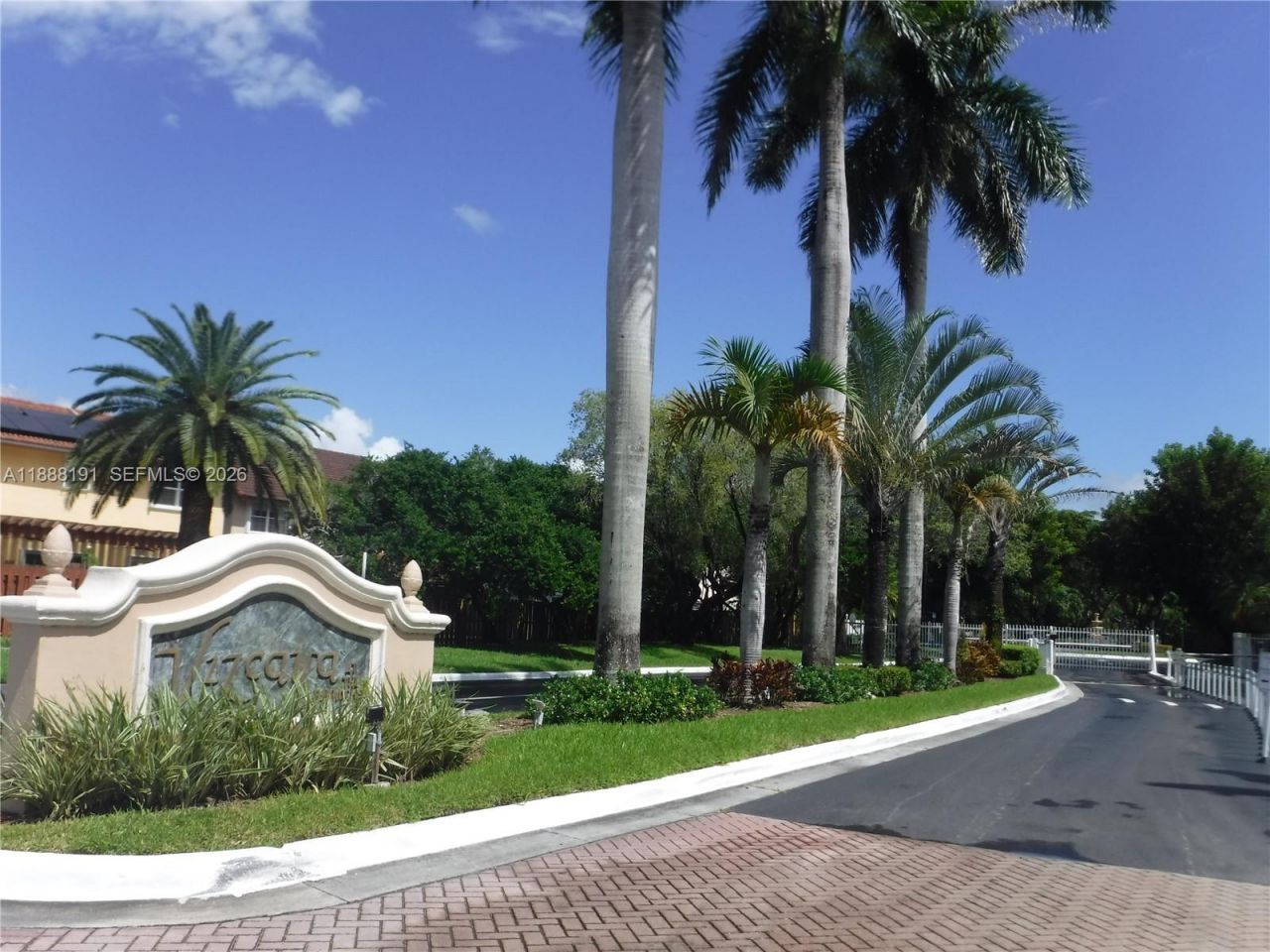 10889 SW 149th Pl, Miami, FL 33196 Photo