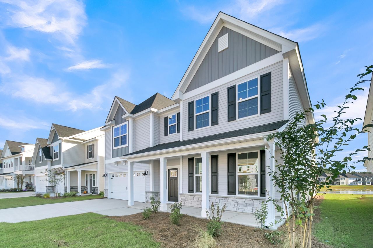 182 Grange Circle Photo 2