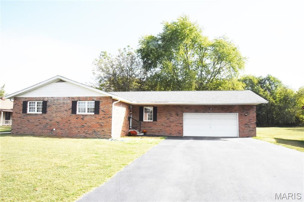 840 N Union Street, Staunton, IL 62088 Main Photo