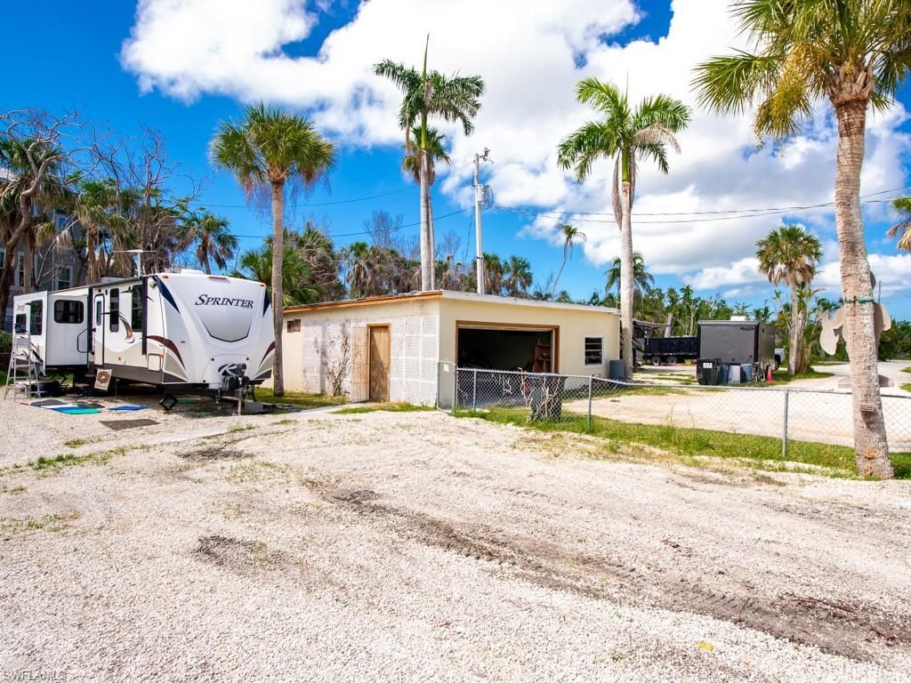 1450-1460 Court Pl, Sanibel, FL 33957 Photo