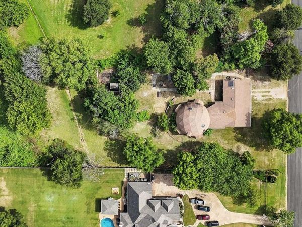 2609 Woodson Drive, Bedford, TX 76021