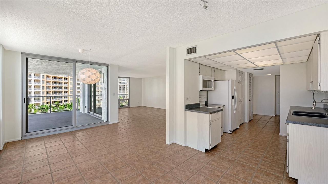 1111 N Gulfstream Avenue, Unit 9F, Sarasota, FL 34236 Photo