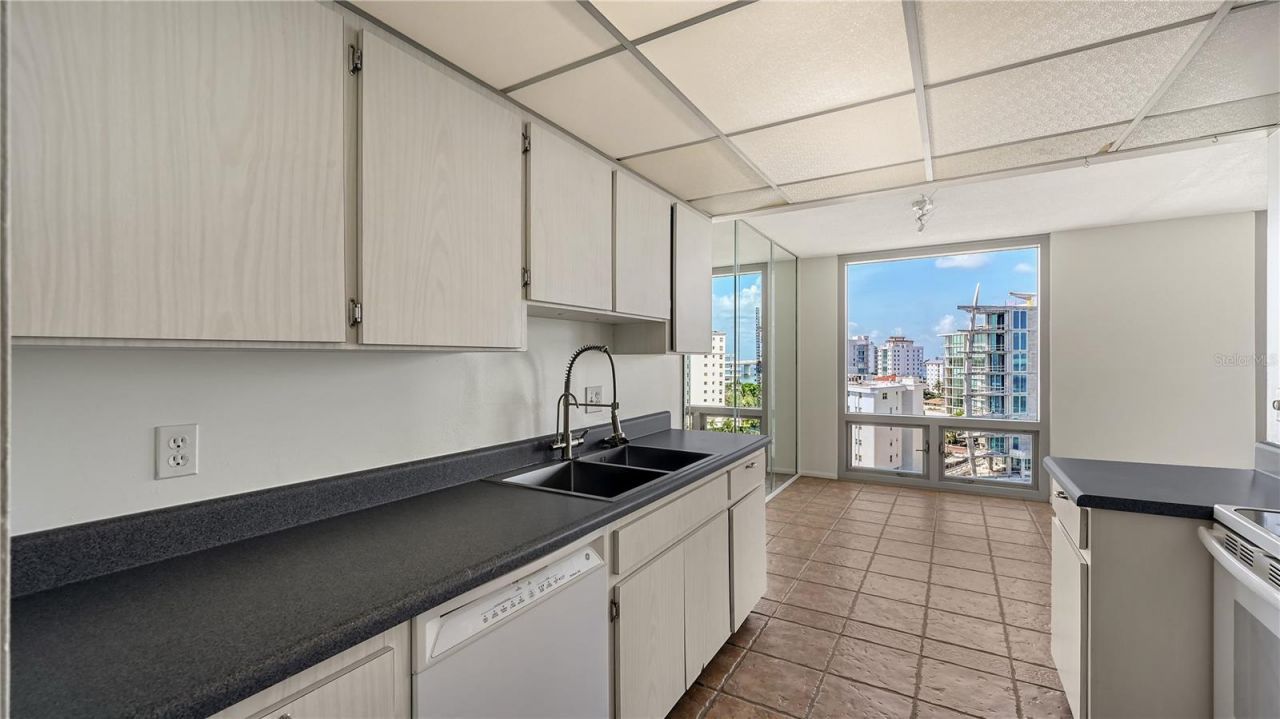 1111 N Gulfstream Avenue, Unit 9F, Sarasota, FL 34236 Photo