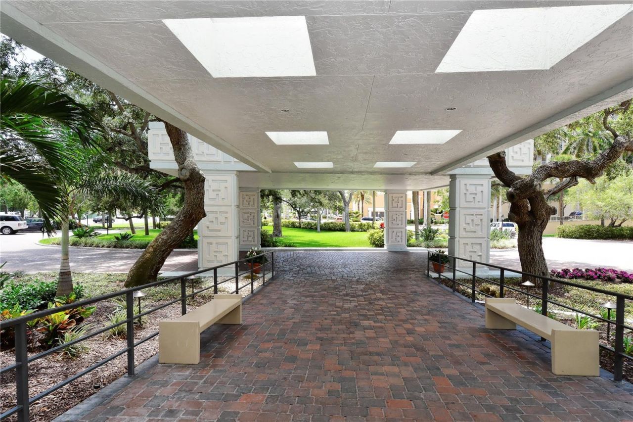 1111 N Gulfstream Avenue, Unit 9F, Sarasota, FL 34236 Photo