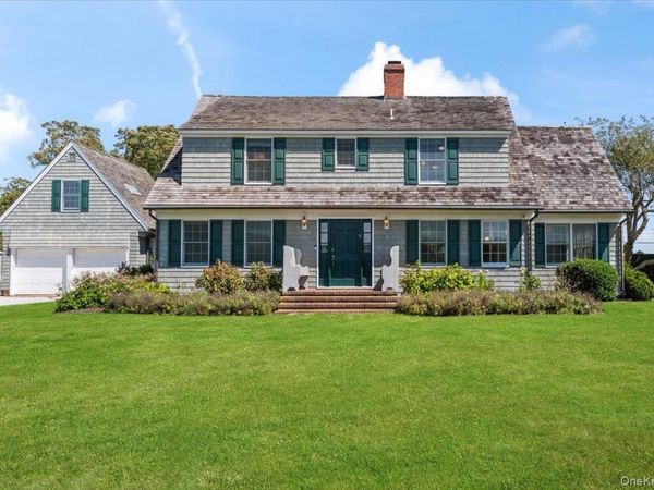 2 Strongs Lane, Water Mill, NY 11976