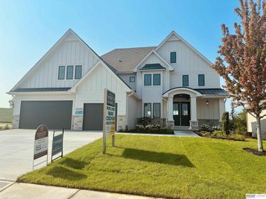 10350 S 118th Street, Papillion, NE 68046