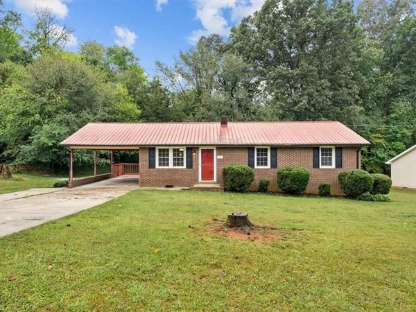 1001 Meadowood Drive, Ramseur, NC 27316