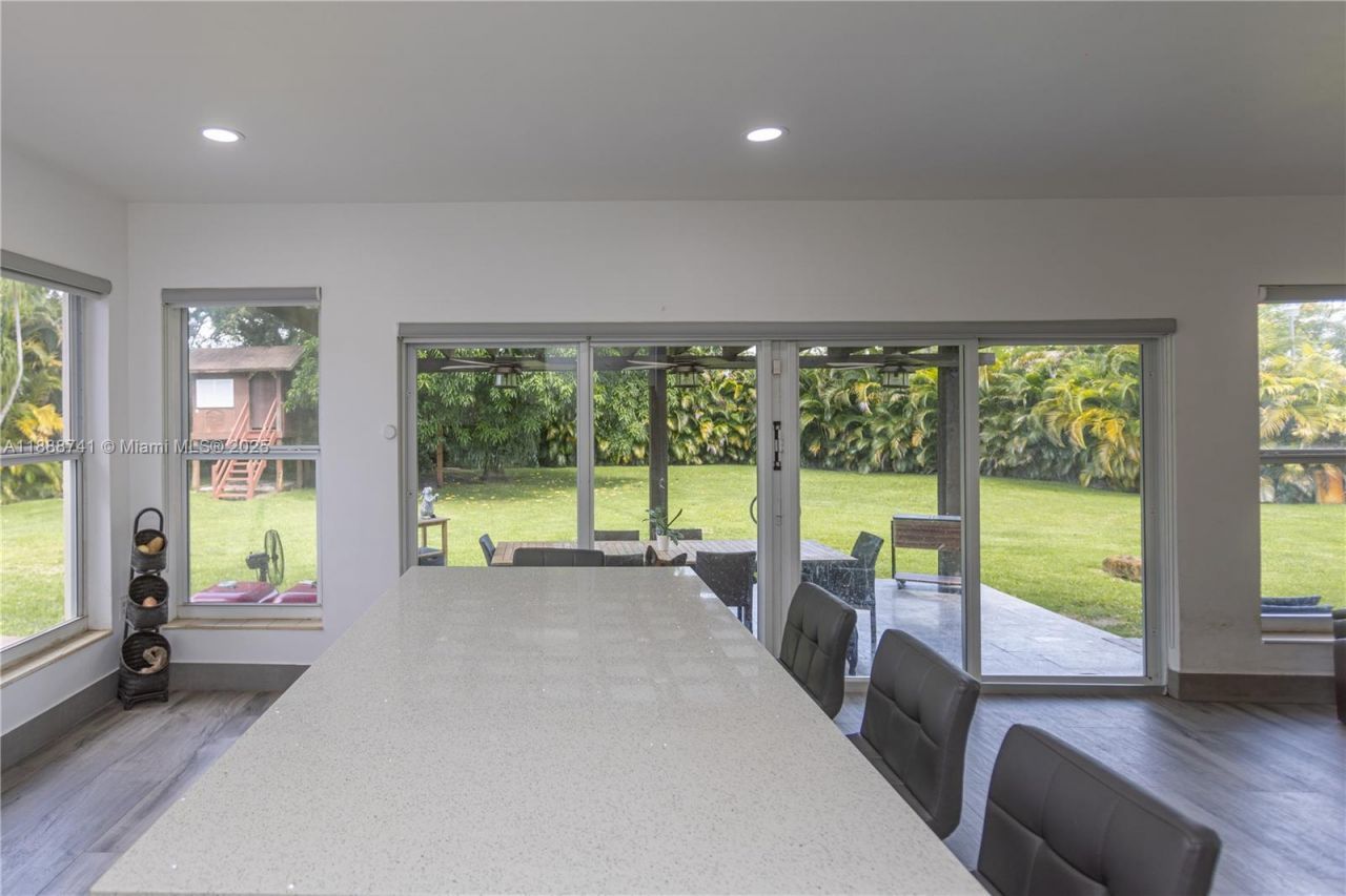 507 Hunting Lodge Dr, Miami Springs, FL 33166 Photo