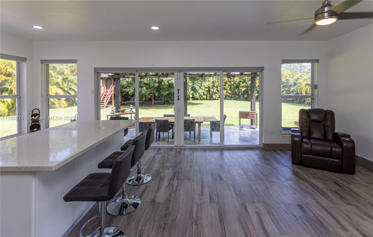 507 Hunting Lodge Dr, Miami Springs, FL 33166 Photo