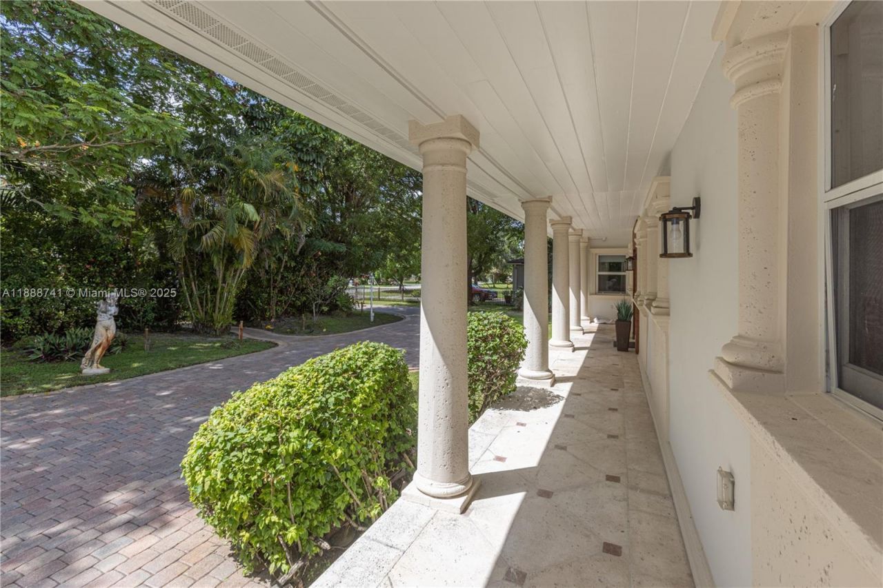 507 Hunting Lodge Dr, Miami Springs, FL 33166 Photo