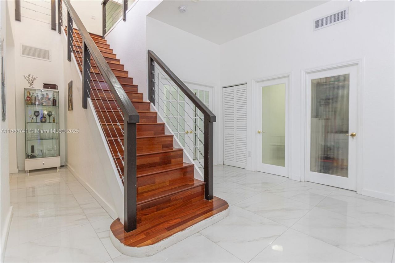 507 Hunting Lodge Dr, Miami Springs, FL 33166 Photo