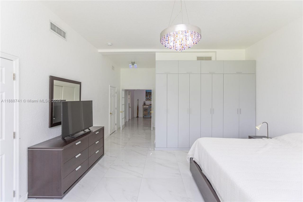 507 Hunting Lodge Dr, Miami Springs, FL 33166 Photo