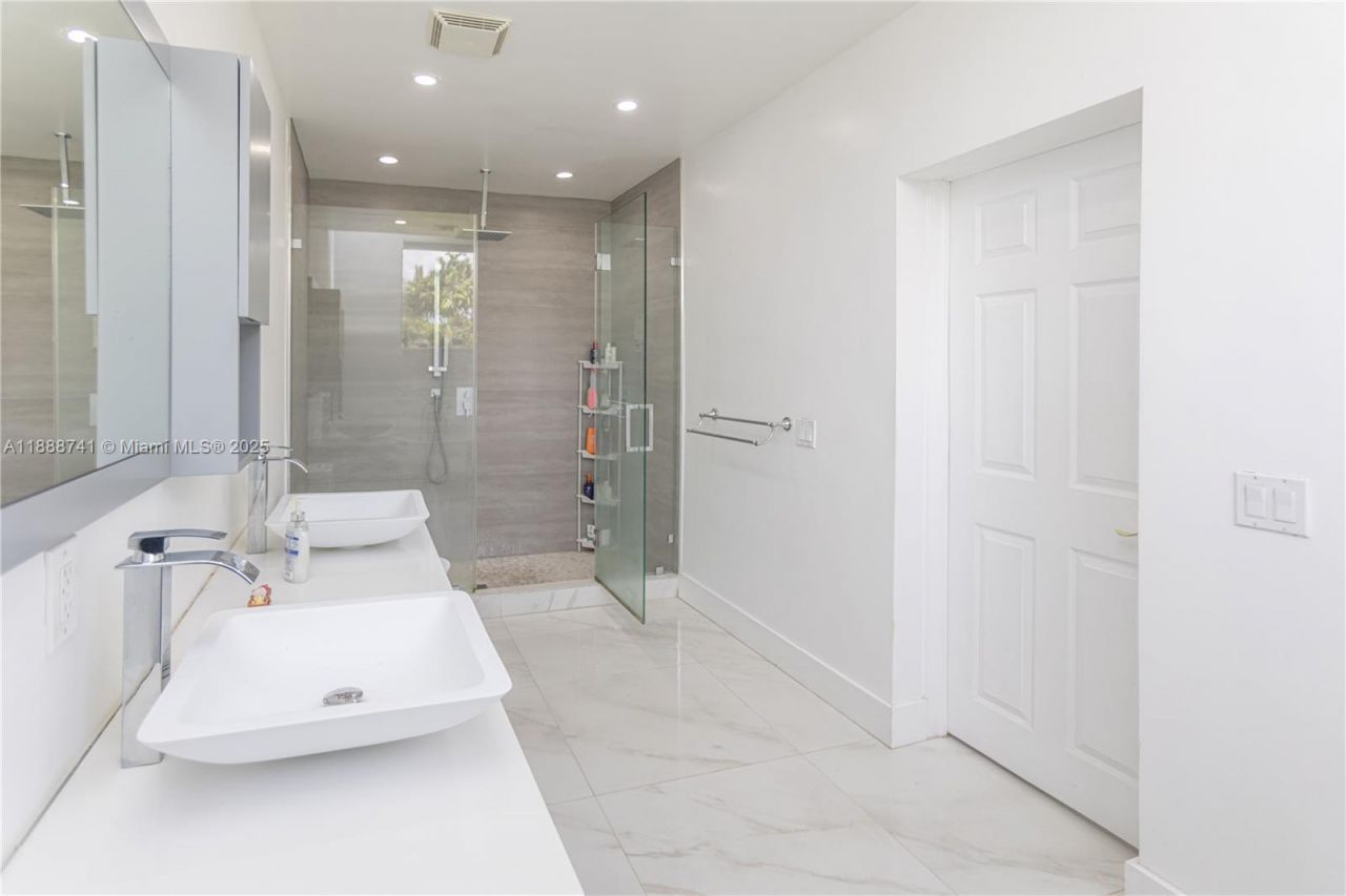 507 Hunting Lodge Dr, Miami Springs, FL 33166 Photo