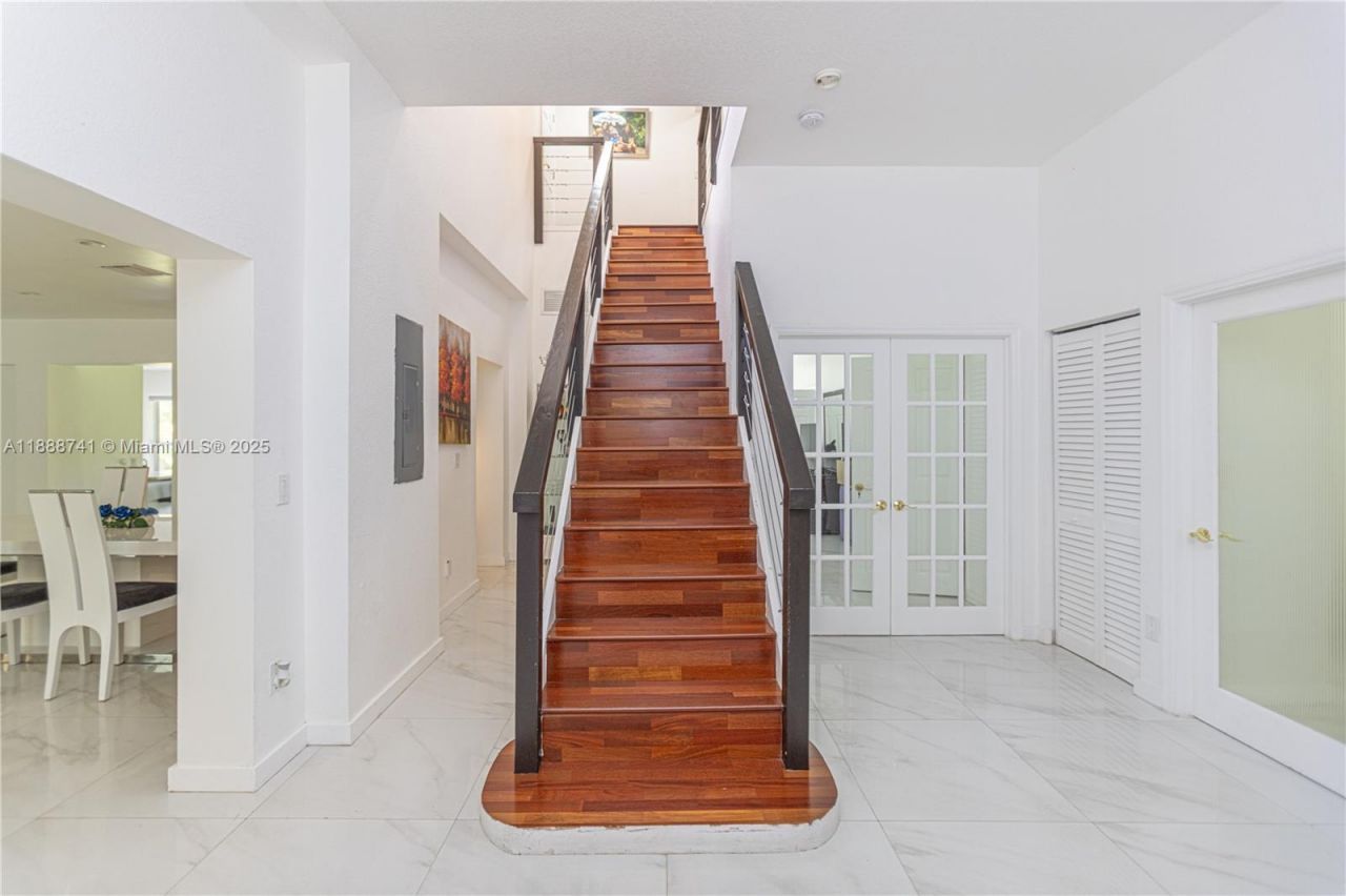 507 Hunting Lodge Dr, Miami Springs, FL 33166 Photo