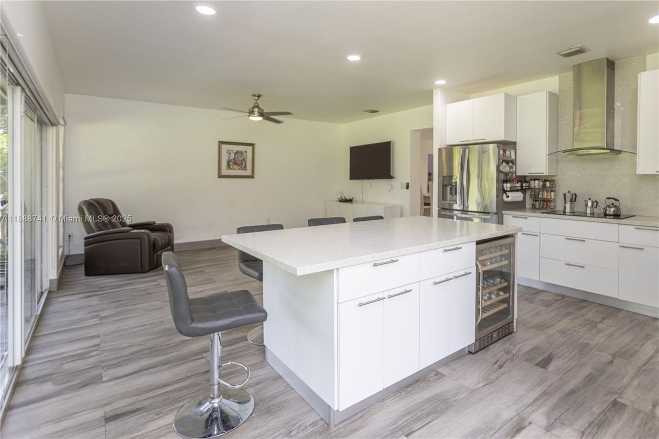 507 Hunting Lodge Dr, Miami Springs, FL 33166 Photo