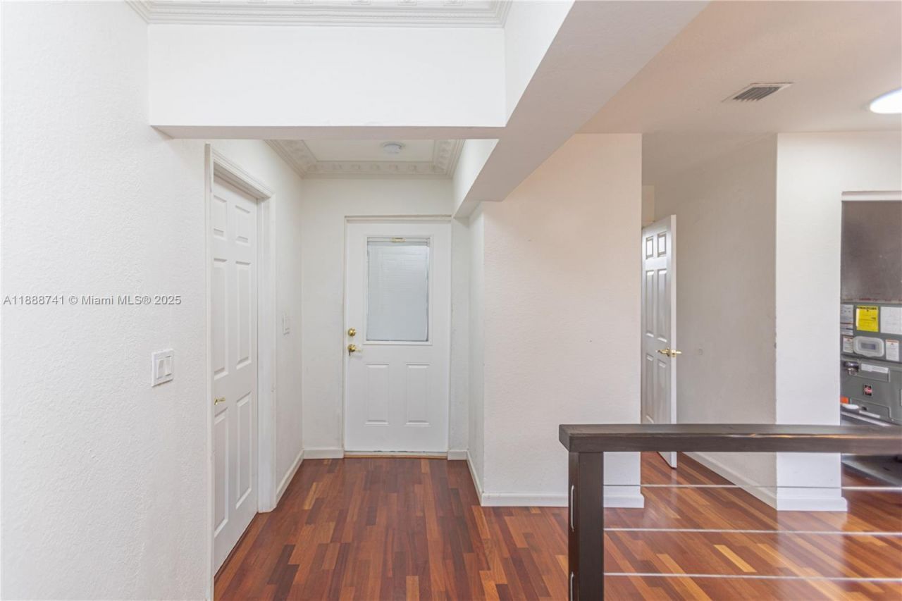 507 Hunting Lodge Dr, Miami Springs, FL 33166 Photo