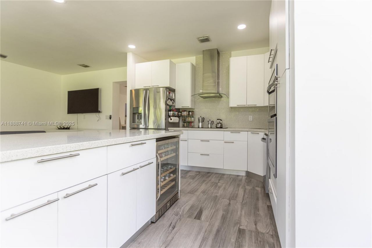 507 Hunting Lodge Dr, Miami Springs, FL 33166 Photo