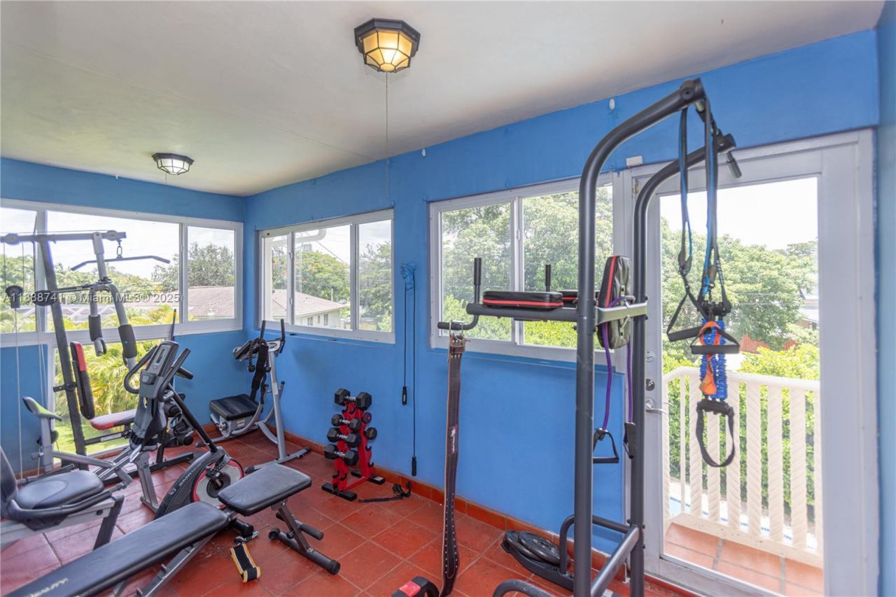 507 Hunting Lodge Dr, Miami Springs, FL 33166 Photo