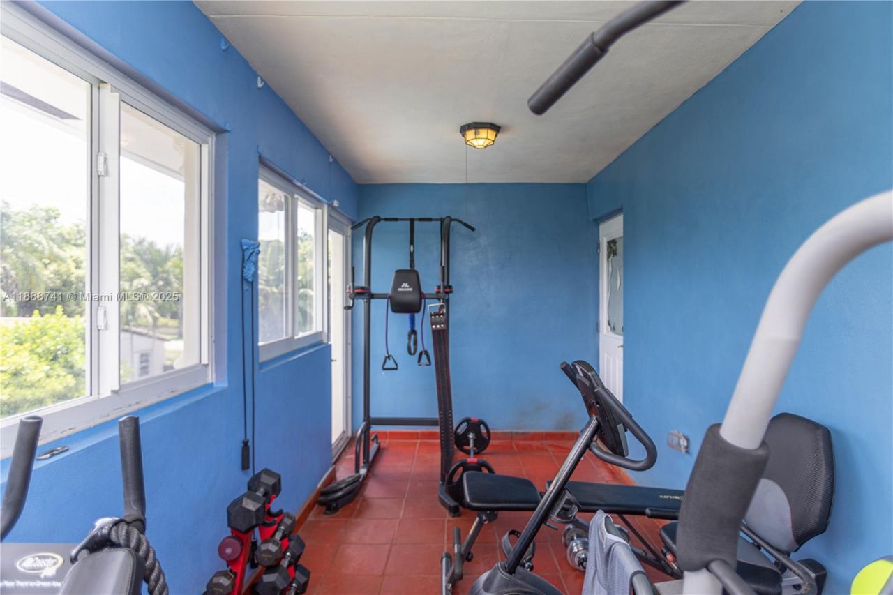 507 Hunting Lodge Dr, Miami Springs, FL 33166 Photo