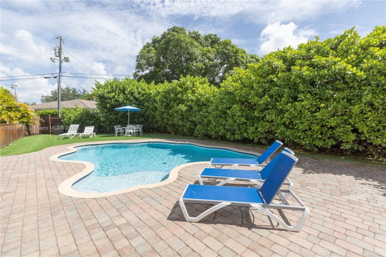 507 Hunting Lodge Dr, Miami Springs, FL 33166 Photo