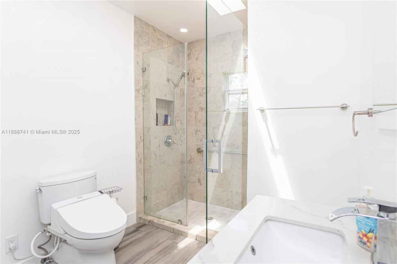 507 Hunting Lodge Dr, Miami Springs, FL 33166 Photo