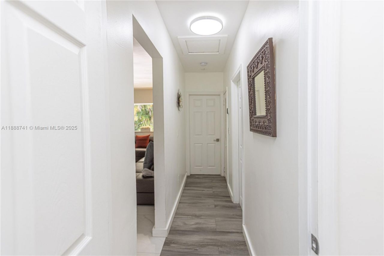 507 Hunting Lodge Dr, Miami Springs, FL 33166 Photo