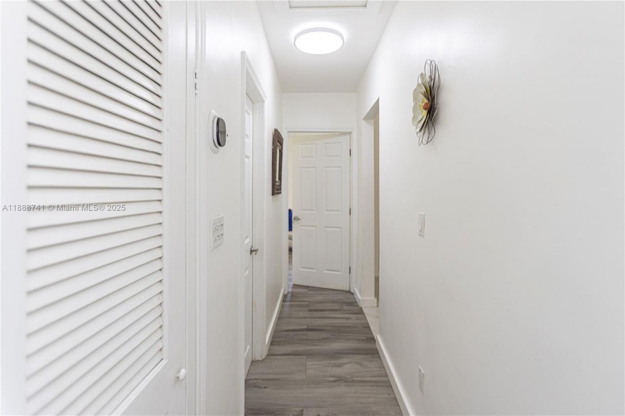 507 Hunting Lodge Dr, Miami Springs, FL 33166 Photo