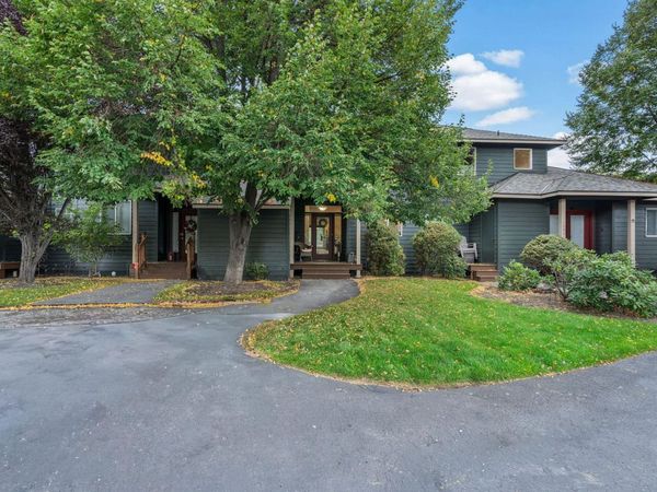 1084 Golden Pheasant Drive, Redmond, OR 97756