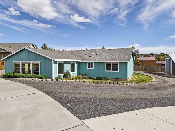 849 SE Dacotah Court, Madras, OR 97741