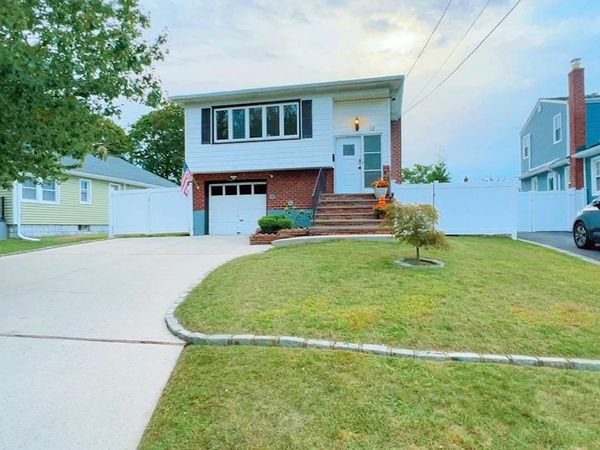 12 Terrace View Road, Farmingdale, NY 11735
