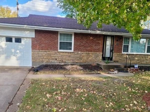 324 Gage Drive, St Louis, MO 63135