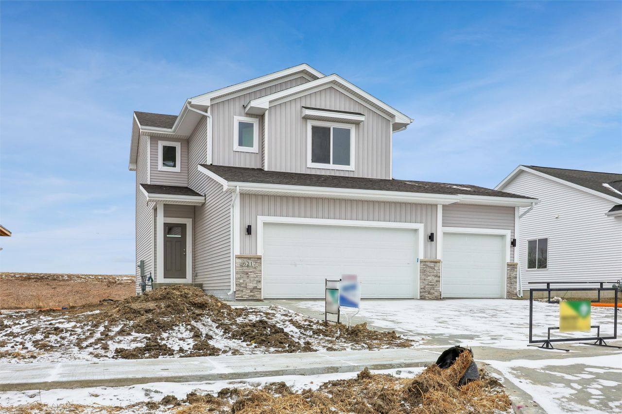621 Fremont Avenue Ames, IA 50014