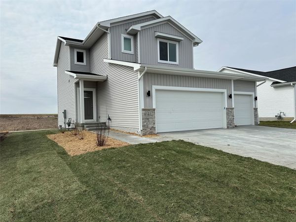 621 Fremont Avenue, Ames, IA 50014