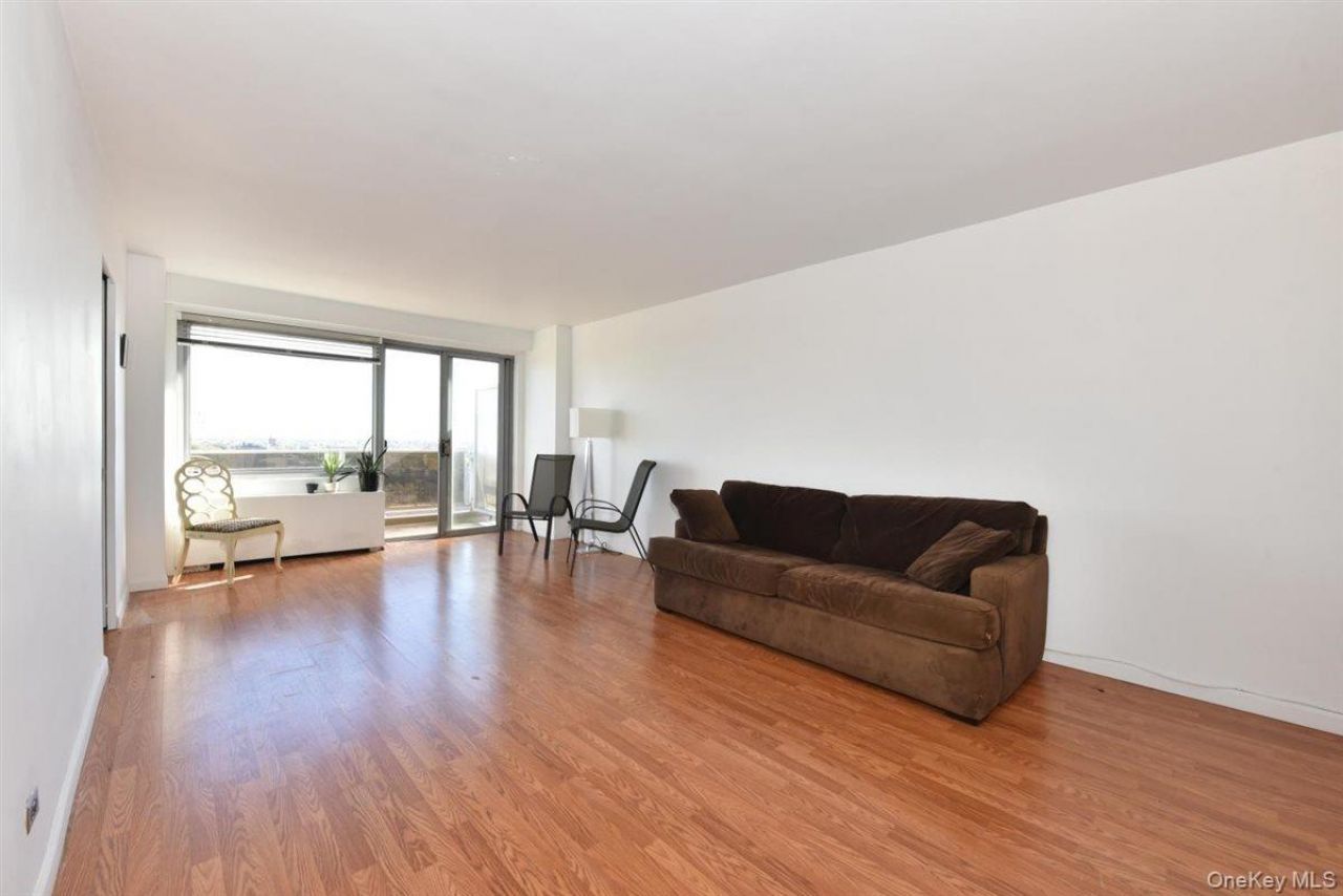 175-20 Wexford Terrace, Unit 16L, Jamaica Estates, NY 11432 Main Photo