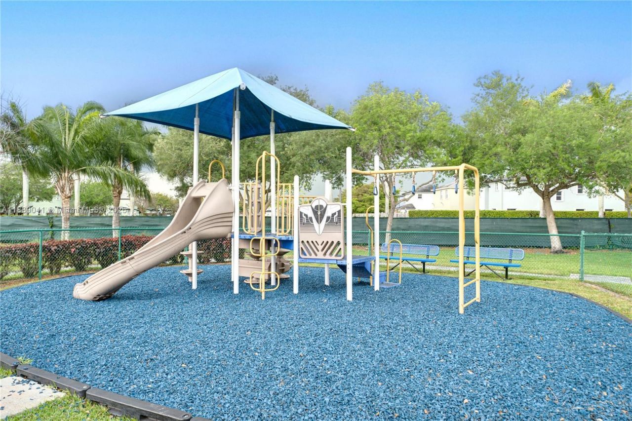 2731 NE 3rd Dr, Unit 101, Homestead, FL 33033 Photo