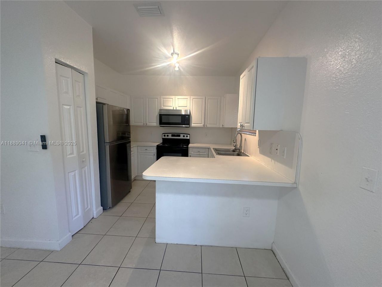 2731 NE 3rd Dr, Unit 101, Homestead, FL 33033 Photo