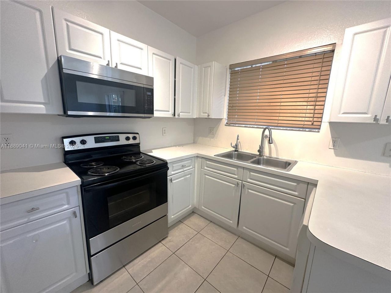 2731 NE 3rd Dr, Unit 101, Homestead, FL 33033 Photo