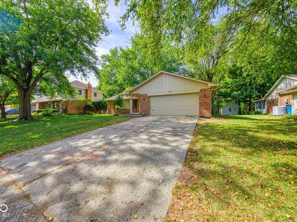910 Summitcrest Drive, Indianapolis, IN 46241